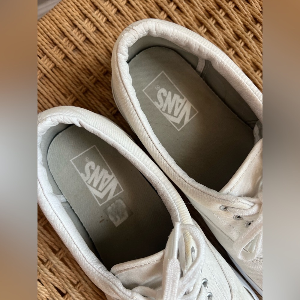 Vans Era Triple White Sneakers Size 12 Women / 10.5 Men Canvas Classic Low Top - Picture 6 of 14